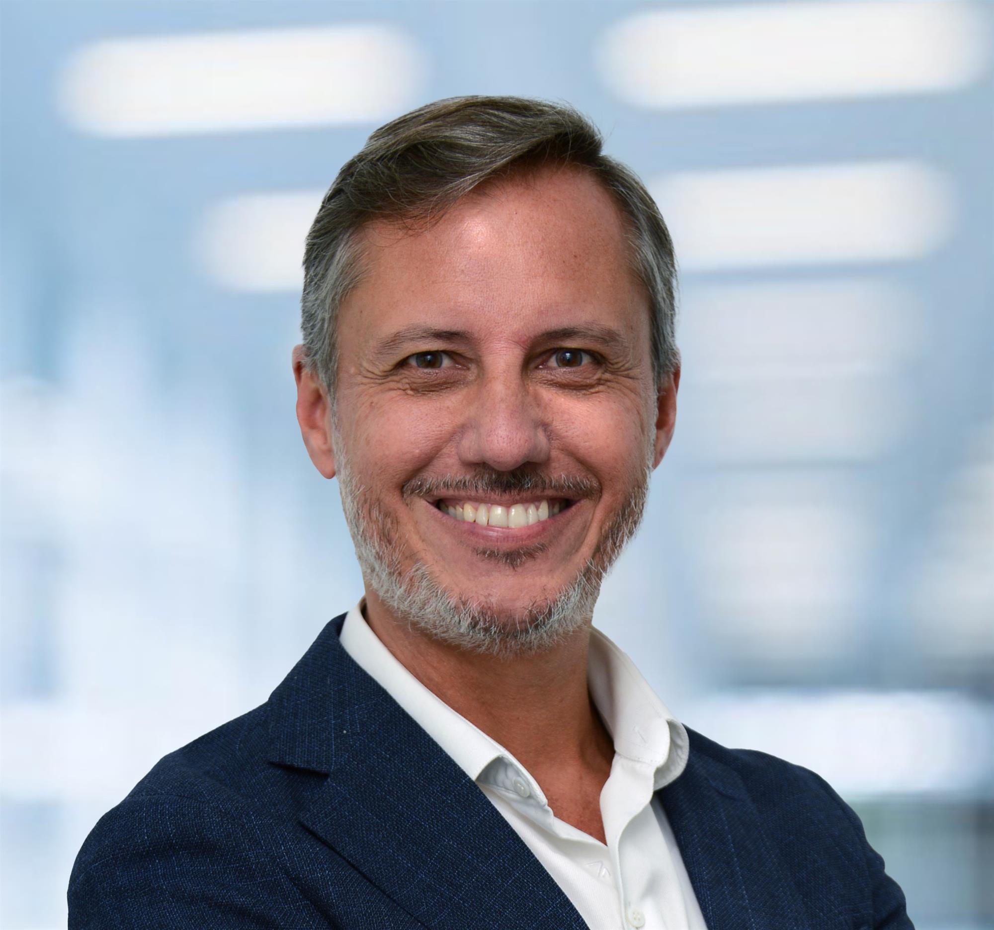 Denys Monteiro headshot